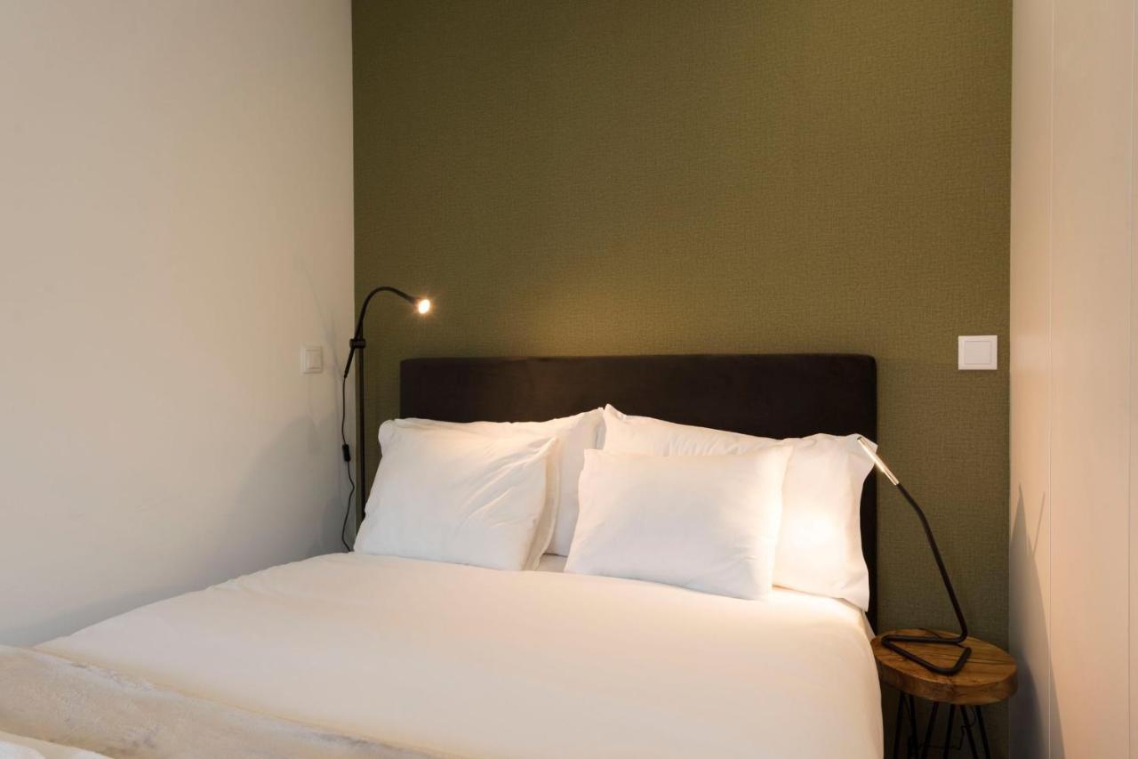 Lovelystay - Modern Loft With Gym & Free Parking Minutes Away From Cbd Porto Buitenkant foto