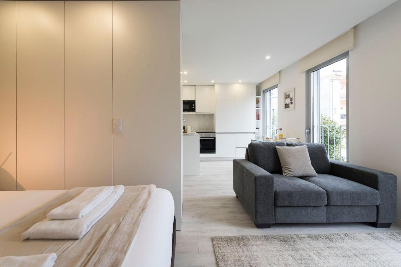 Lovelystay - Modern Loft With Gym & Free Parking Minutes Away From Cbd Porto Buitenkant foto